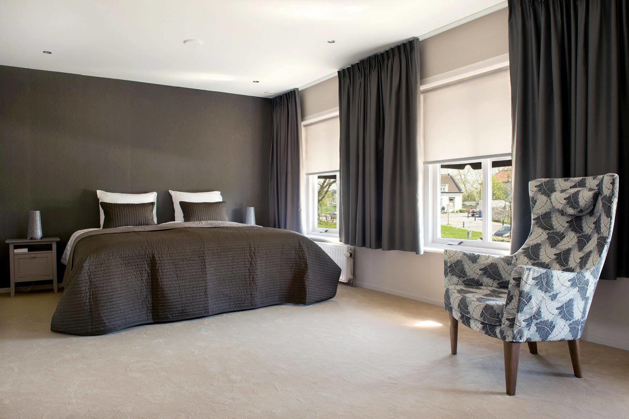 Hotel-Restaurant Thuis! Dinteloord Экстерьер фото