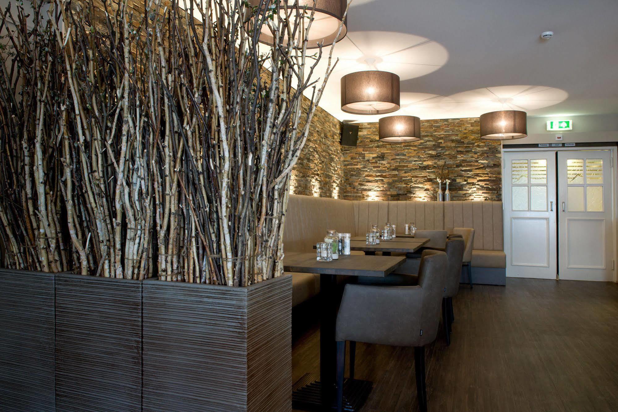 Hotel-Restaurant Thuis! Dinteloord Экстерьер фото